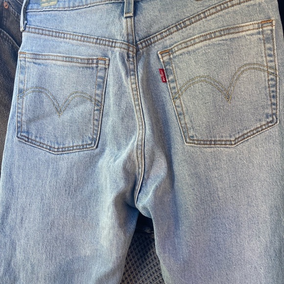 Like new! 501 S Skinny Levi Jeans - Picture 5 of 8